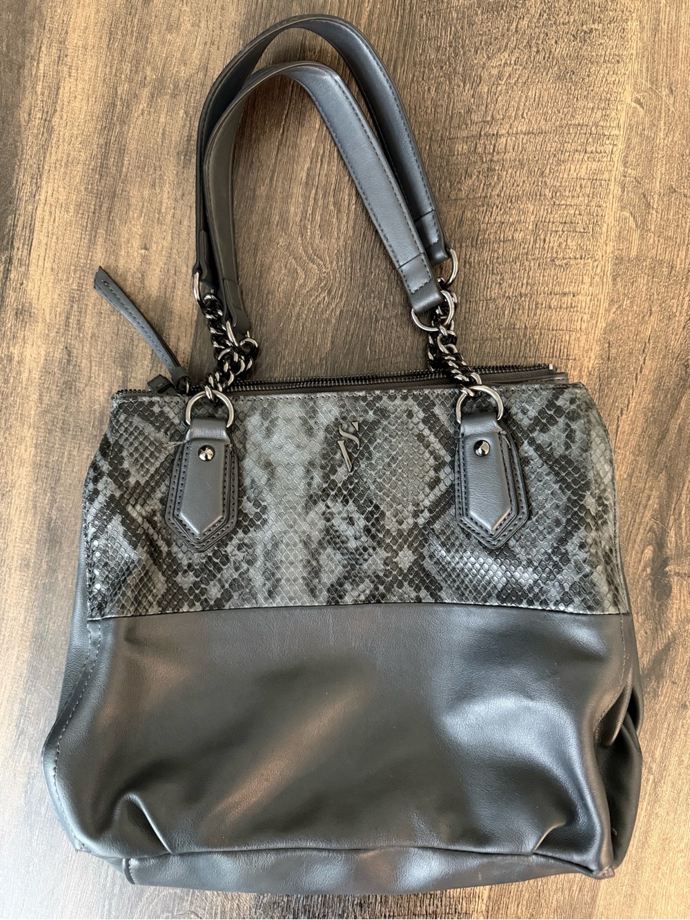 Simply Vera, Vera Wang,Black Faux-Leather Shoulder Bag with Snake-Texture Accent